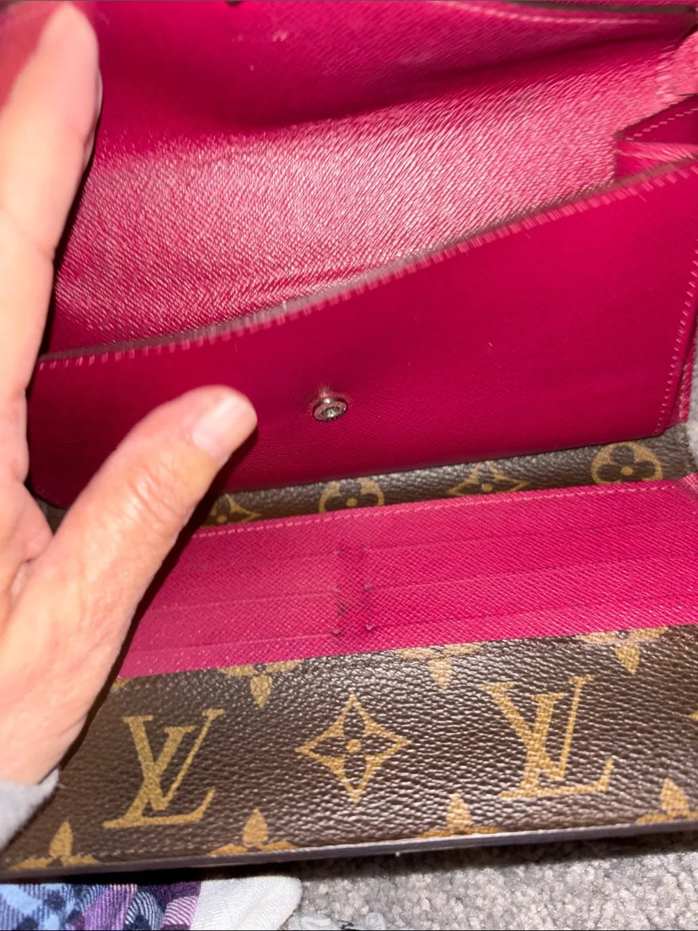 Louis Vuitton Monogram Wallet with Fuchsia Leather Flap - Picture 8 of 9